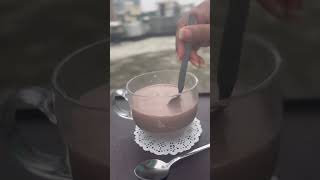 BEST HOT CHOCOLATE YOU’LL *EVER* DRINK| 1min recipe | SIMPLE AND DELICIOUS WITHOUT CORNFLOUR#shorts