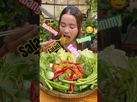 Mukbang Eating Salad With Raw Shrimp #siscookingtv #mukbang #eating #mukbang