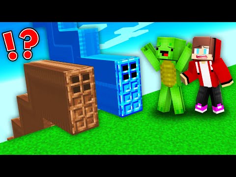 JJ and Mikey Found POOR and RICH STAIRS DOOR in Minecraft Maizen!