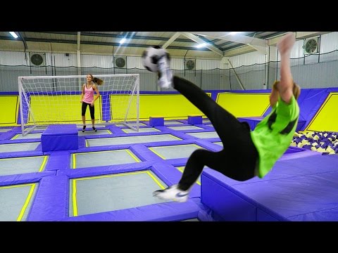 GIANT TRAMPOLINE PARK!!! FOOTBALL CHALLENGE