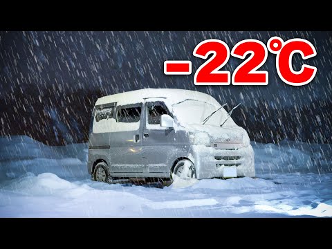 Living in a frigid -22℃(-7.600000℉) car right after delivery | Smallest camper[SUB]