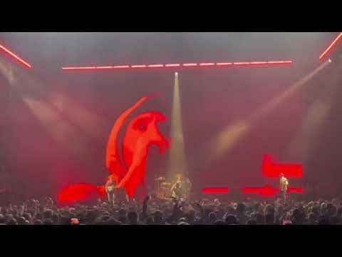 Zack de La Rocha of RATM introduces RTJ @ MSG (8.14.22)