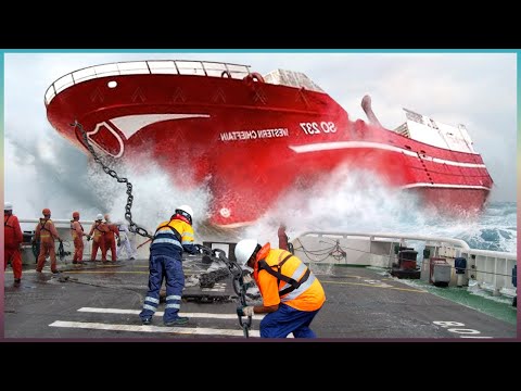 35 Biggest Ship Collisions and Mistakes Caught On Camera