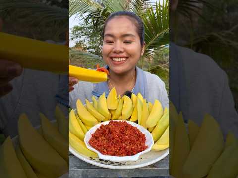 Looks delicious everyone #siscookingtv #mukbang #mango #eating