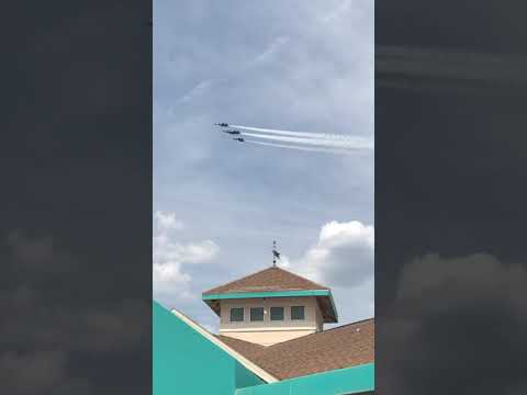 Blue Angels off MacDill AFB privat Beach