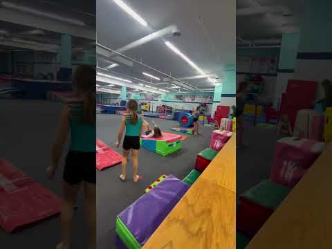 🤸‍♀️🤸‍♀️#fyp #fun #newyear #gymnasts #talented