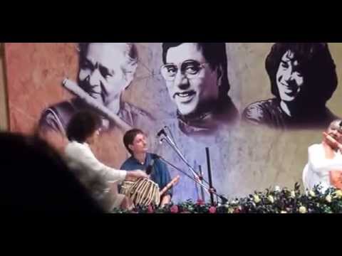 Pt. HARIPRASAD CHAURASIA FLUTE & USTAD ZAKIR HUSSAIN