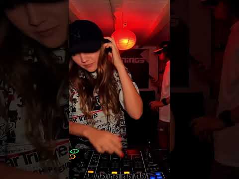 THIS IS A BANGER AND THE CROWD KNOWS IT! 👀🔥 (INDIE DANCE DJ SET) #djset #djgirl #indiedancemusic