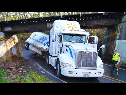 Idiot Truck Drivers Who Totally Failed !