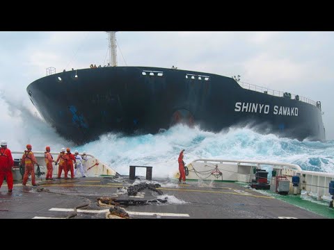 Biggest Ship Collisions and Mistakes Caught On Camera !