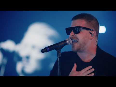 Run The Jewels - Pulling The Pin [ft. Mavis Staples and Josh Homme] (Live at Holy Calamavote)