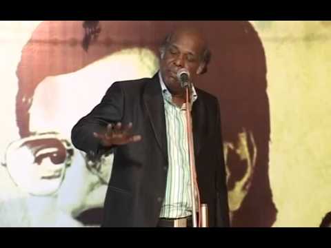 Rahat Indori at his best  recites for Jagjit singh mushayra mumbai