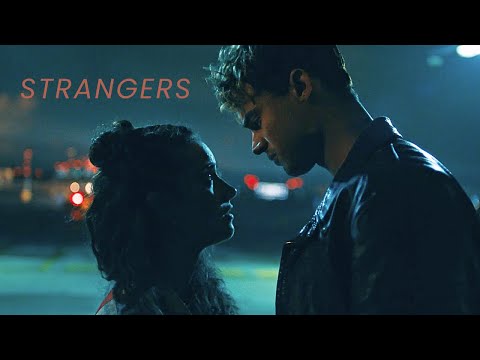 ► Strangers - Multicouples