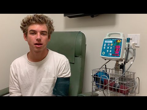 BEST FRIEND GETS WISDOM TEETH REMOVED!!