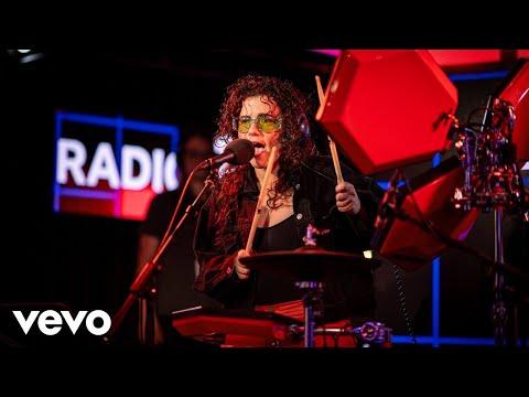 Georgia - Groovejet (Spiller Cover) in the Live Lounge