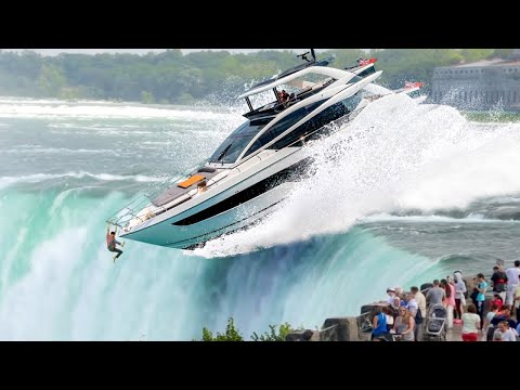 Idiots Driving Boats Caught On Camera !