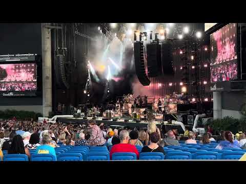 Earth, Wind & Fire Perform “Serpentine Fire” LIVE at Midflorida Credit Amphitheater 8.16.24 Tampa FL