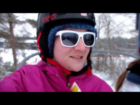 WEEKEND ADVENTURE: DOWNHILL SKIING