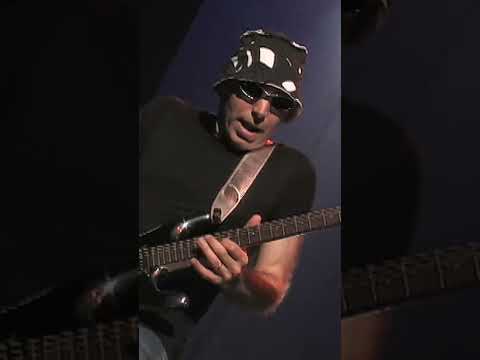 My Mind is Blown! 🎸 #Shorts | War - Joe Satriani | Front Row Music