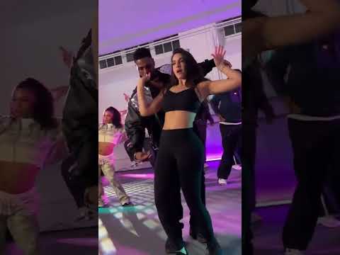 Anyone else obsessed with @NoraFatehi and @JasonDerulo’s #SnakeChallenge? 🐍✨