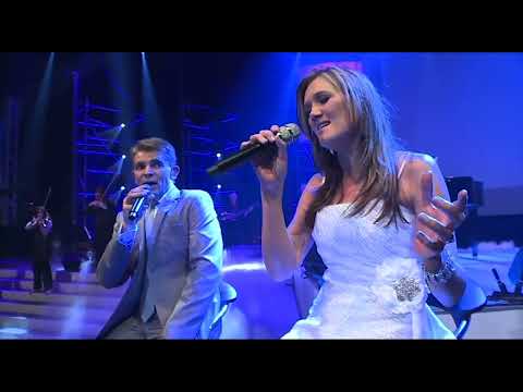 Theuns Jordaan & Juanita du Plessis - Sonneblom uit Bethlehem/Sweef soos 'n arend "LIVE" (2012)