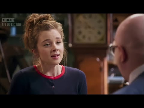 Claudia Jessie (Eloise Bridgerton) in Bull S01E01