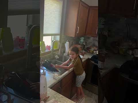 Ajlin washing the dishes #FYP #Kids #YouTubeShorts #Future #Life #Happy #Forever#Ajlin