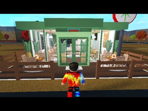 BUILDING STAR BUCKS IN MY BLOXBURG TOWN 🏠🌟