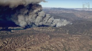 Wildfire explodes near Castaic, California