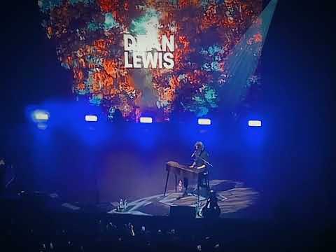 Dean Lewis playing 'Half A Man' (Live in Singapore 2023)