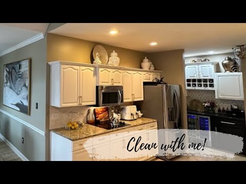 CABINET ORGANIZING |COFFEE AND WINE BAR SETUP| CLEAN KITCHEN