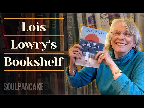 Lois Lowry Accidentally Threw Out a Stephen King Manuscript  | Show Your Shelf