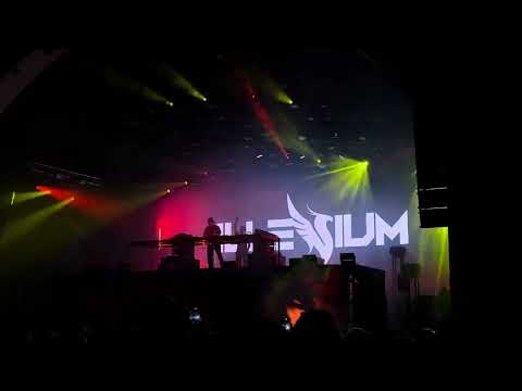 ILLENIUM Performs “Feel Something” LIVE at Universal Orlando Florida Mardi Gras 2025 3.8.25