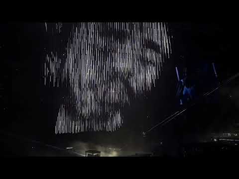 Childish Gambino Performs “Cruisin’” LIVE at Amalie Arena 9.4.24 Tampa, Florida