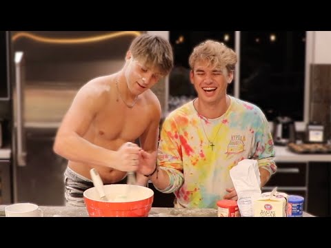 BAKING A CAKE WITH BEST FRIEND!!