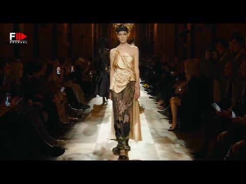 DRIES VAN NOTEN Fall/Winter 2025/2026 Paris Best Looks - Fashion Channel with Explora Journeys