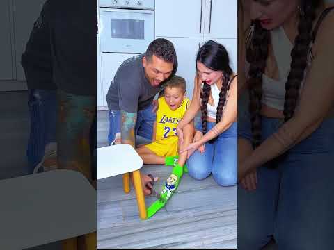 Mom and Dad Solve little kid’s Problem #katebrush #shorts