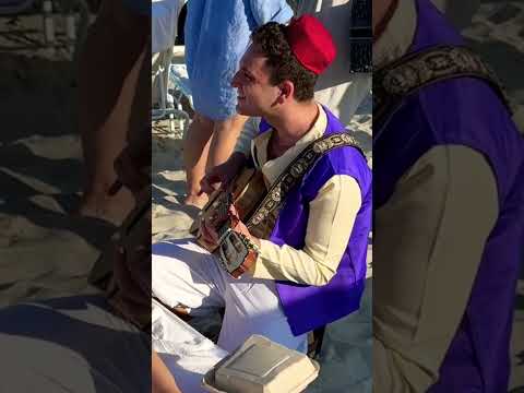 Aladdin sings to cute girls on the beach #funny #disney #shorts