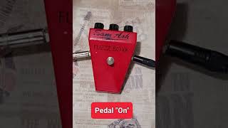 Pedal SAM ASH FUZZZ BOX Reissue w/ Stratocaster! No Talk!