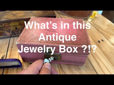 Searching estate sale Jewelry boxes! we found gold today!?