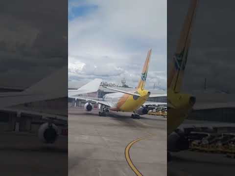 Cebu Pacific Air at the tarmac #kuyabogpilotzn #mactancebuinternationalairport  #cebupacificair