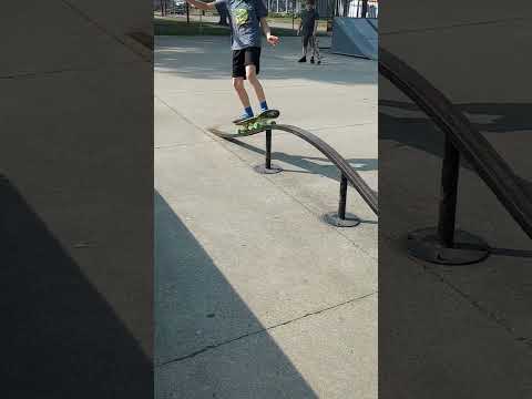 Xavier's first try at grinding a rail! #skateboarding #skaterboy