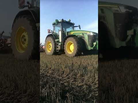 John Deere 8R