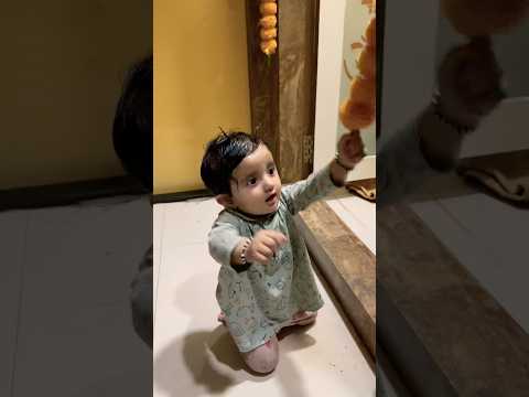 Anayka khud chalke ghar ke mandir aa gayi 😍🧿#trending #funny #babygirl #babyvideos #habits #vlog