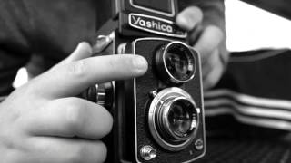 How to use a Yashica film camera