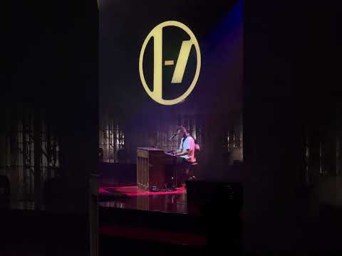 TWENTY ONE PILOTS PERFORMING TEAR IN MY HEART LIVE AT KIA CENTER IN ORLANDO FLORIDA