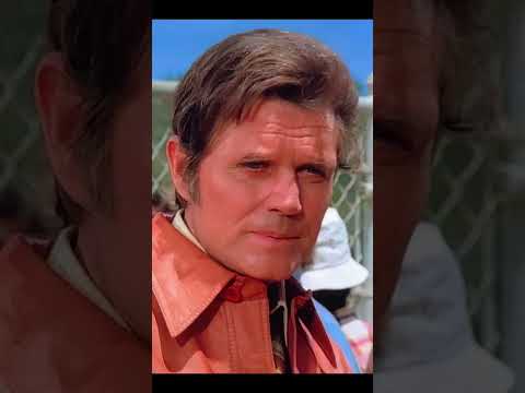 Steve McGarrett rock'n that 70's STYLE - Hawaii Five-0 #hawaiifive0 #jacklord #stevemcgarrett