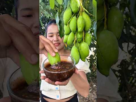 Crunchy fresh green mangoes #siscookingtv #mukbang #jmansogmukbang #eatingshow #eatingvideos #eating