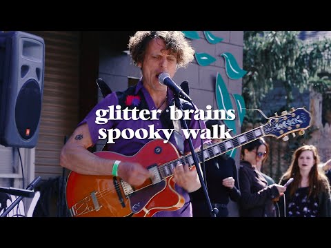 Glitter Brains - "Spooky Walk" (Live @ LUNA for Record Store Day)