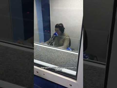 @LocutoraFernandaLima  gravando vinheta para Rádio Transmundial